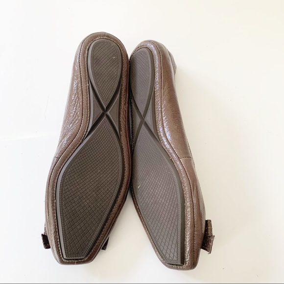 Elie Tahari Taupe Patent Leather Flats Bow Shoes - Picture 5 of 11